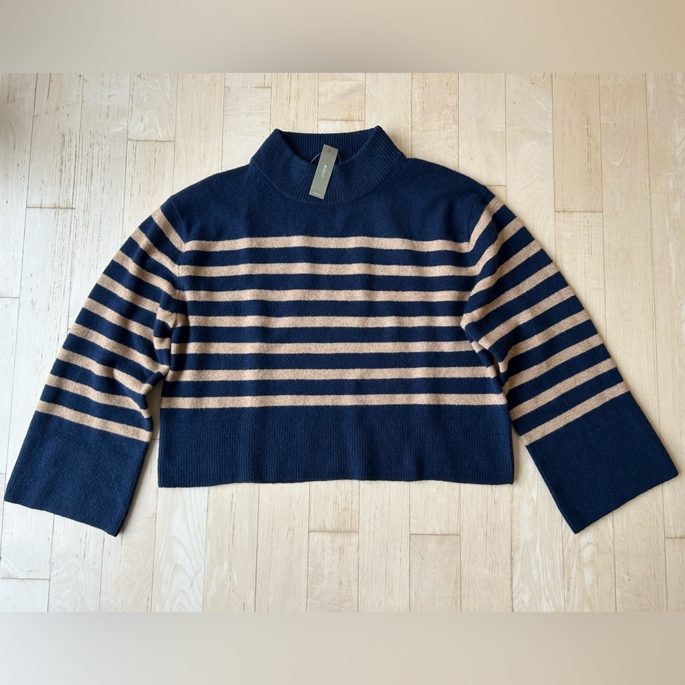 J. Crew Women’s Chunky Crewneck Sweater in Supersoft Yarn Navy/Camel Large NWT - Picture 5 of 16